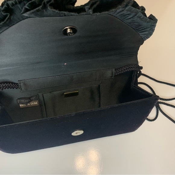 Andre Cellini Vintage Velvet Crossbody Clutch - Picture 8 of 15